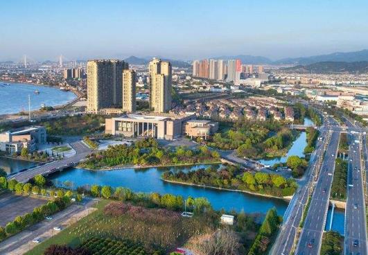 載體建設，“強實體”期待崛起“強平臺”